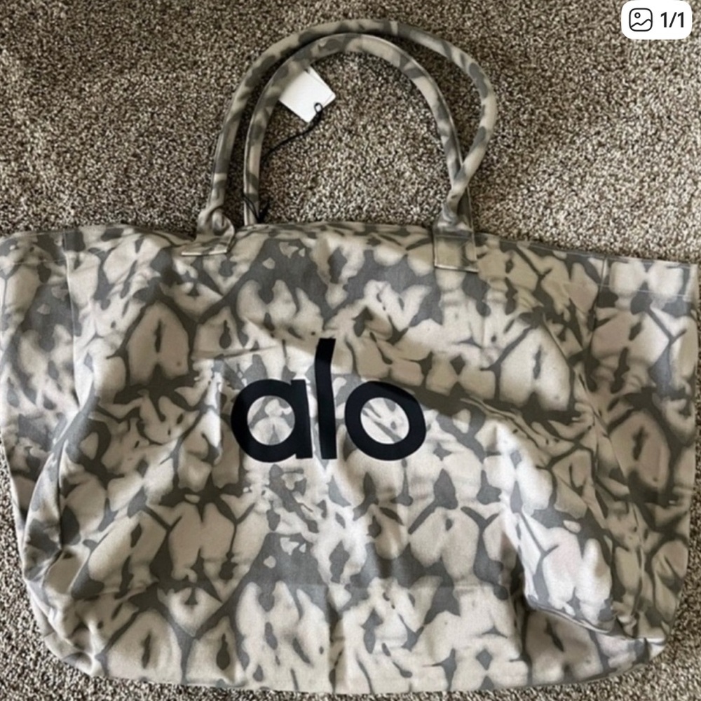 ALO Yoga Black and Gray Patterned Tote Bag